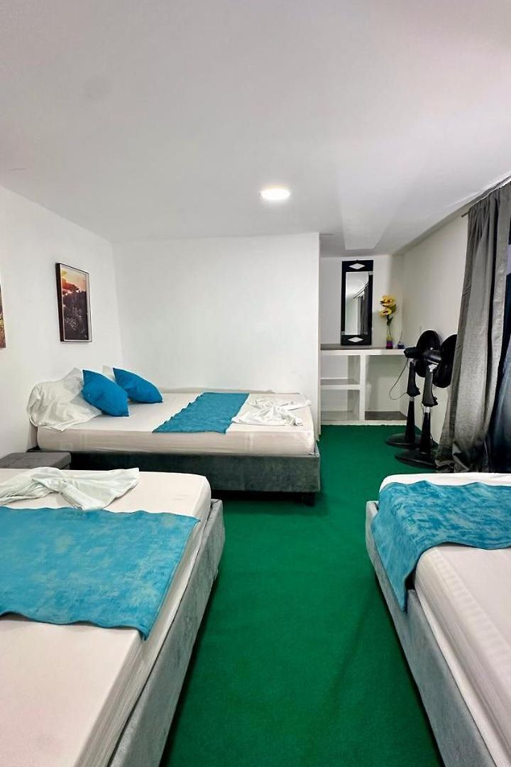 Manda Paradise House Hotel *