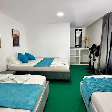 Manda Paradise House Hotel *